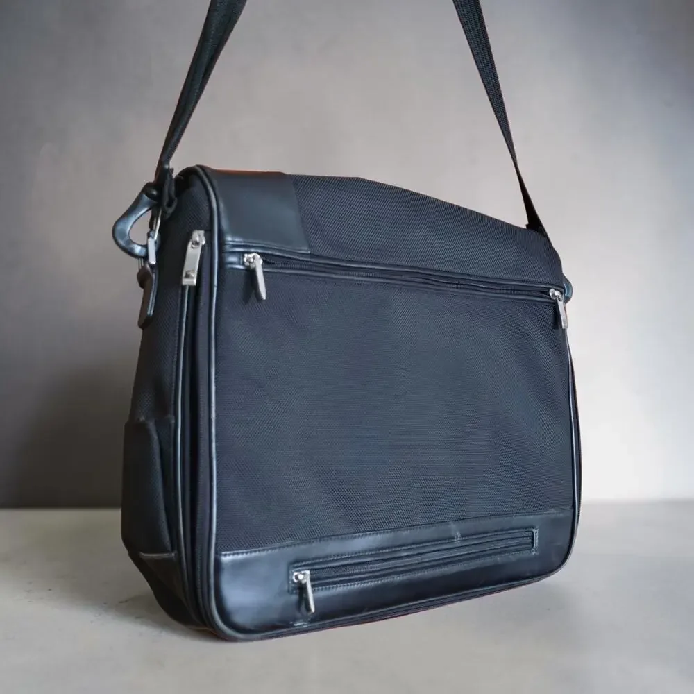 Tumi very clean